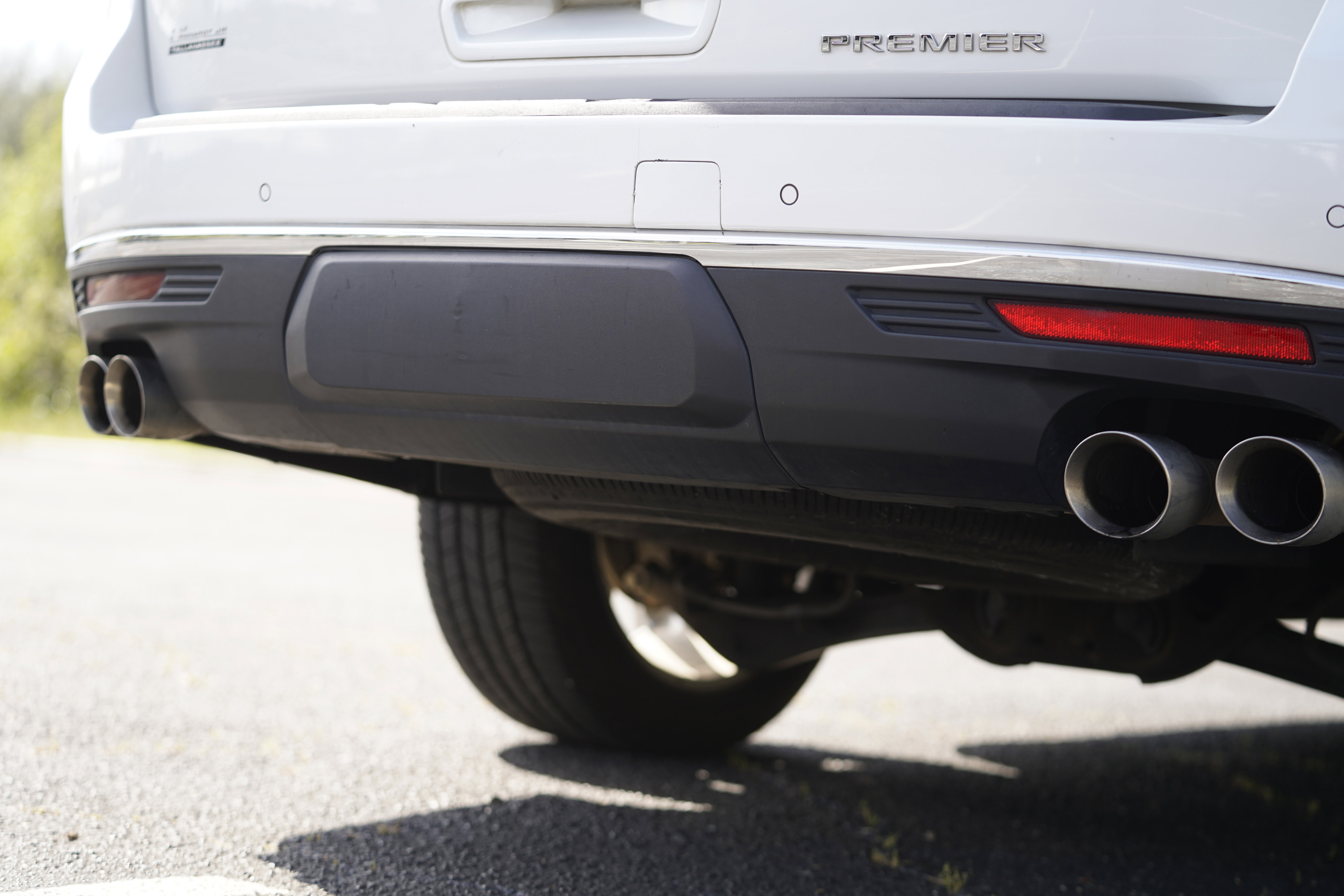 Used 2021 Chevrolet Suburban Premier w/ Premium Package RWD image 48