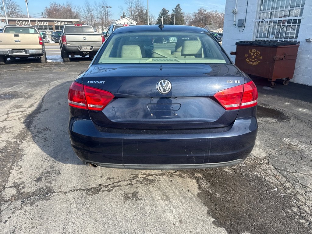 Used 2015 Volkswagen Passat TDI SE image 7