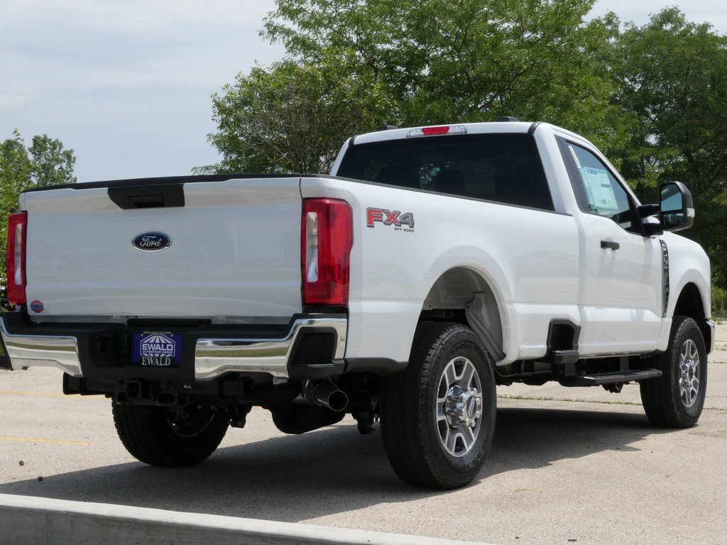 New 2025 Ford F350 XLT w/ FX4 Off-Road Package image 3