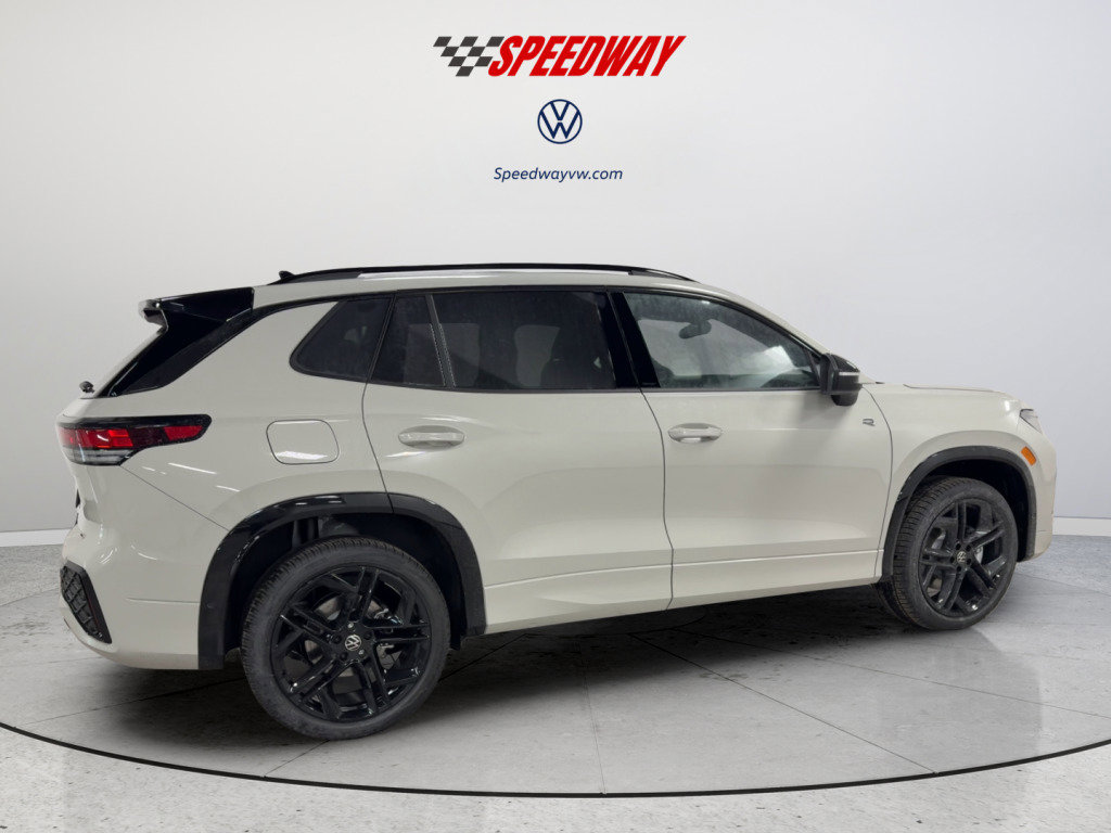 New 2026 Volkswagen Tiguan SE R-Line AWD/4WD image 4