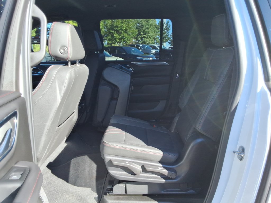 Certified 2022 Chevrolet Suburban RST w/ Luxury Package AWD/4WD image 19