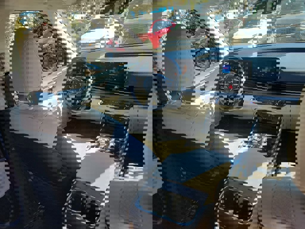 New 2026 Kia Carnival EX FWD image 13