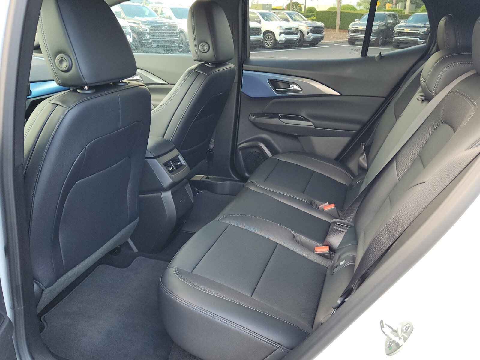 New 2026 Chevrolet Equinox EV LT image 7