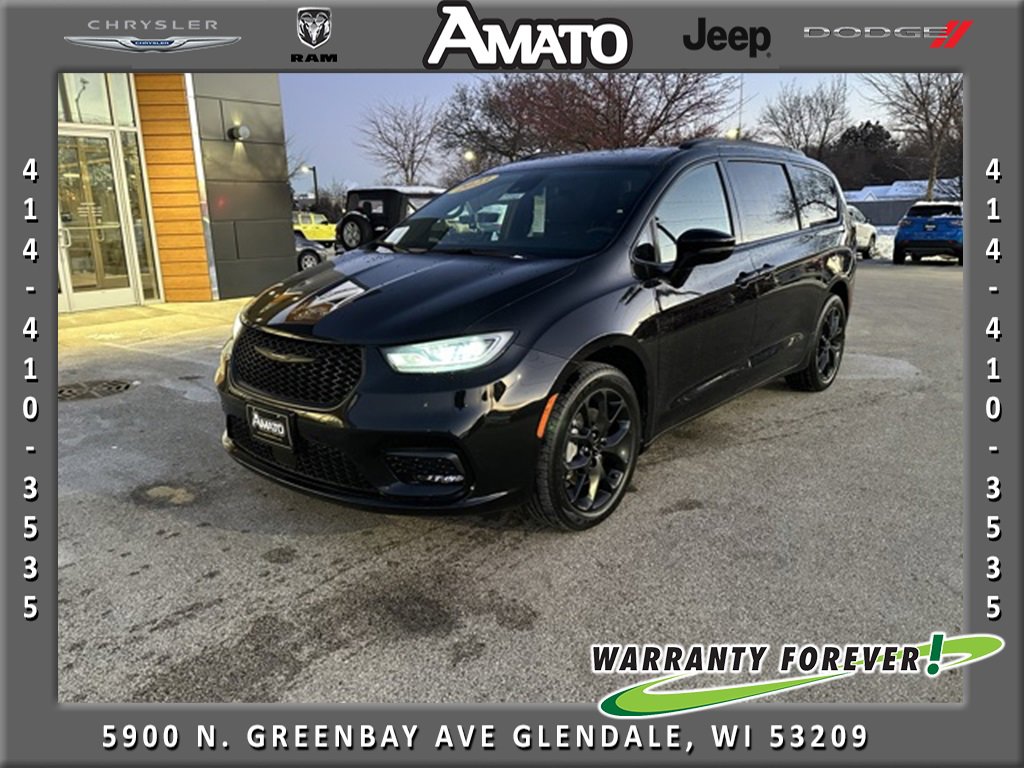 Used 2023 Chrysler Pacifica Limited w/ S Appearance Package