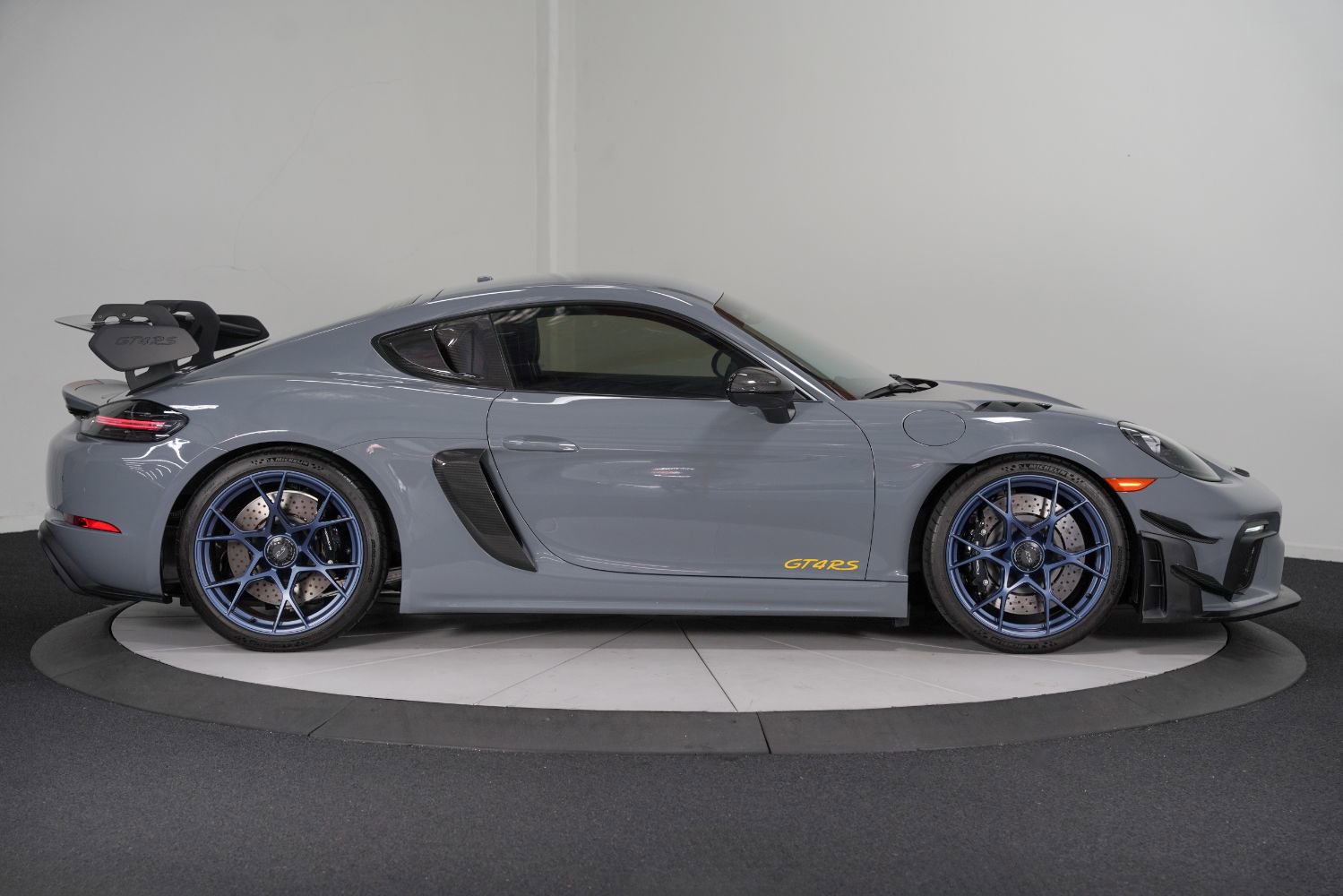 Used 2023 Porsche 718 Cayman GT4 RS RWD image 10