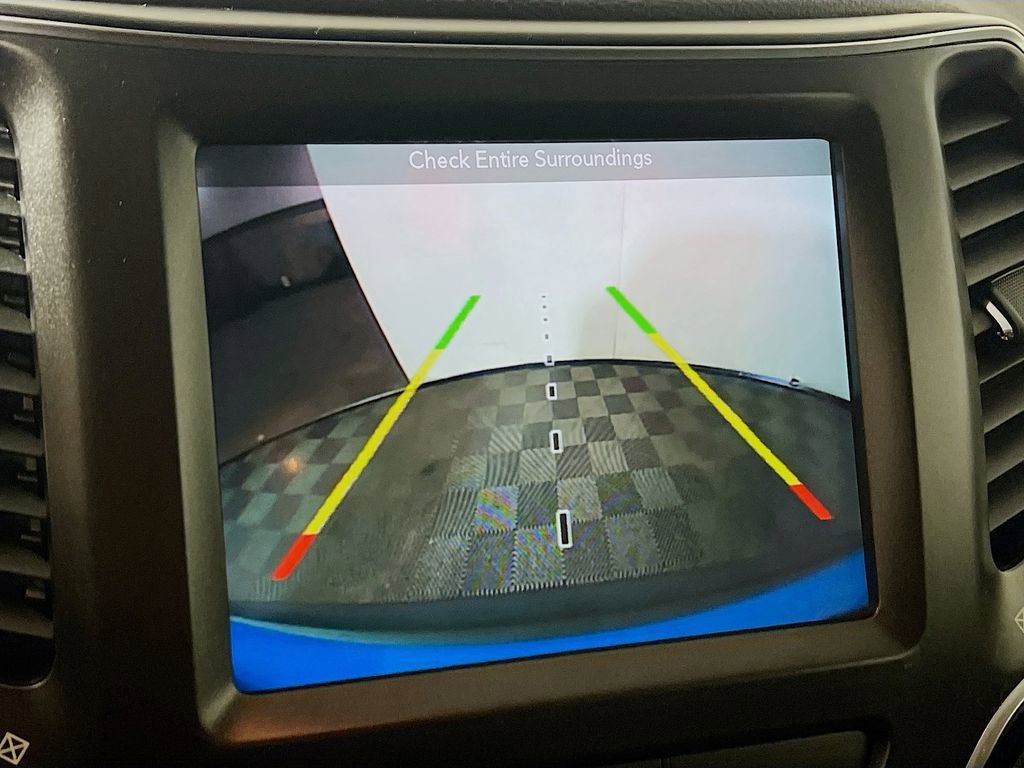 Used 2019 Jeep Cherokee Trailhawk image 12