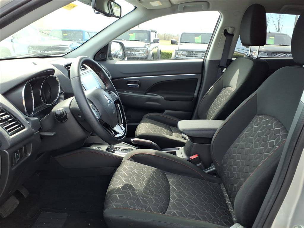 Used 2025 Mitsubishi Outlander Sport LE image 25