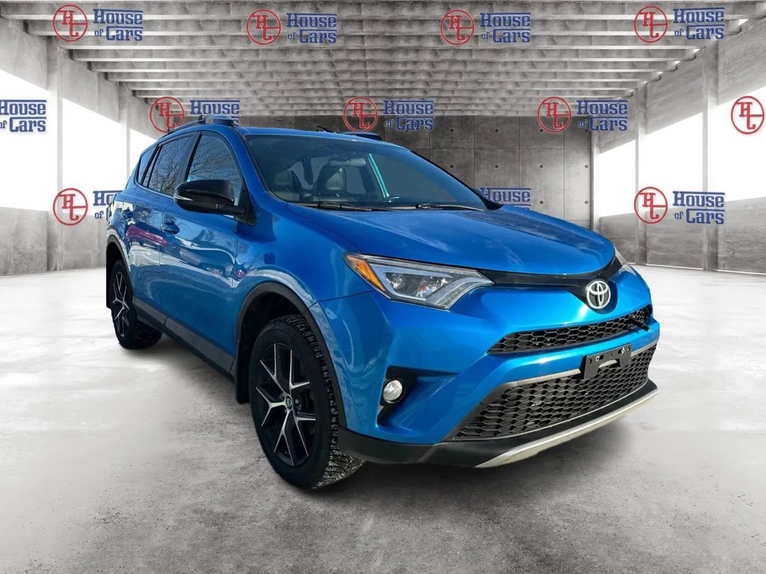 Used 2016 Toyota RAV4 SE image 3
