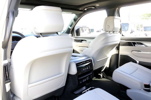 New 2026 Jeep Grand Wagoneer 2WD w/ Premium Group I image 16