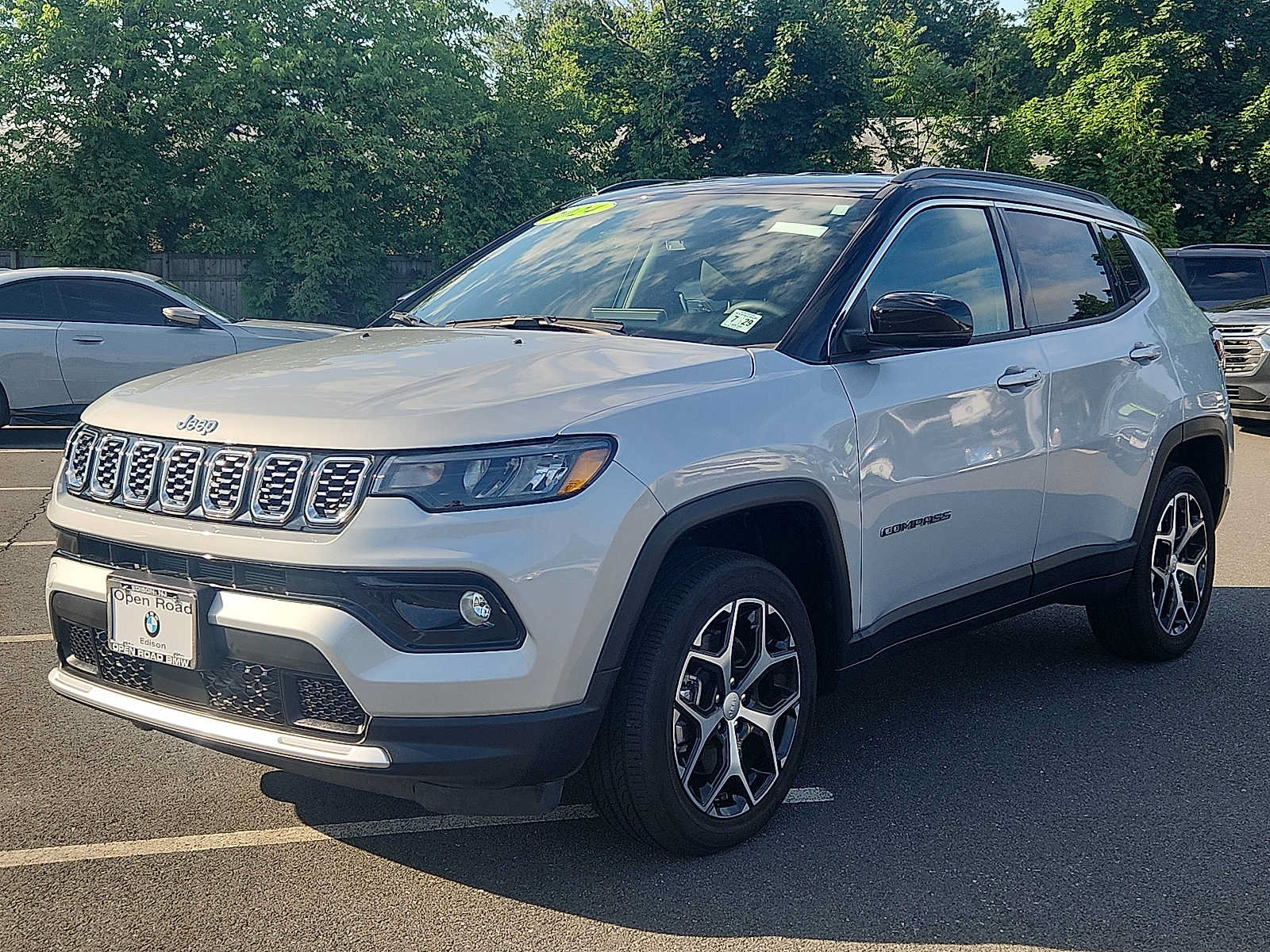 Used 2024 Jeep Compass Limited AWD/4WD image 3