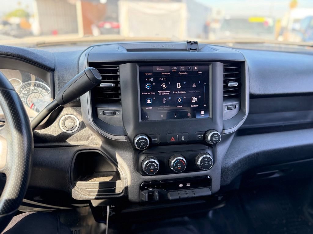 Used 2024 RAM 2500 Tradesman w/ Chrome Appearance Group AWD/4WD image 9