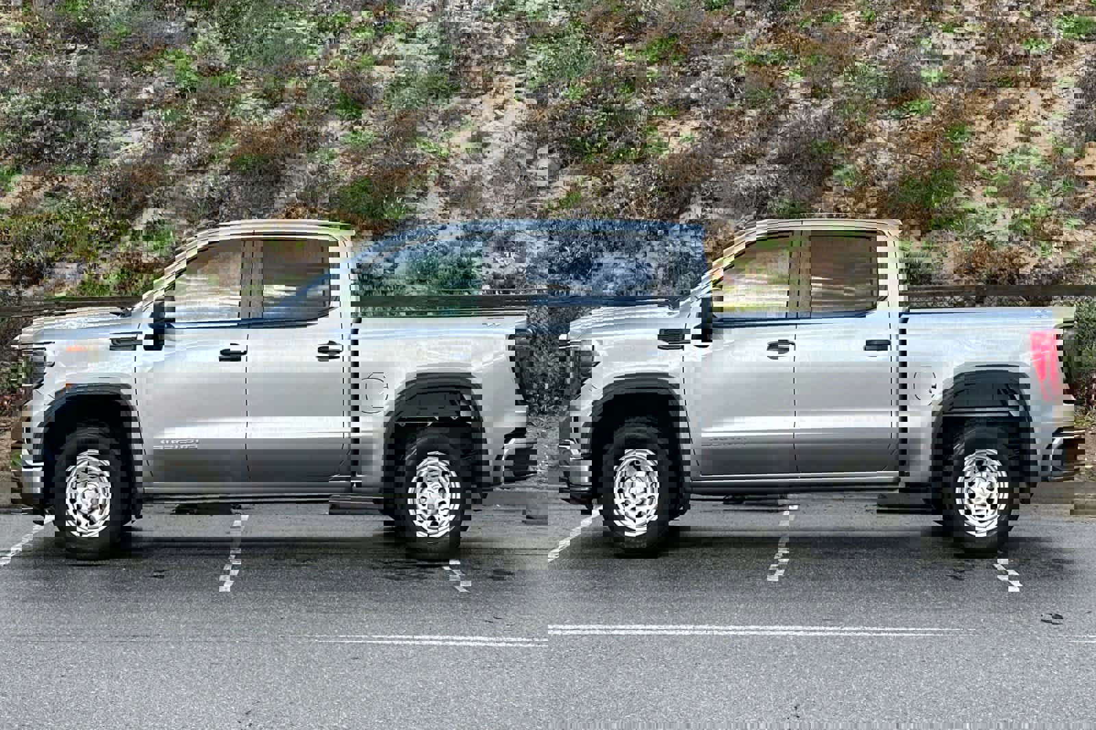 Used 2024 GMC Sierra 1500 Pro image 9