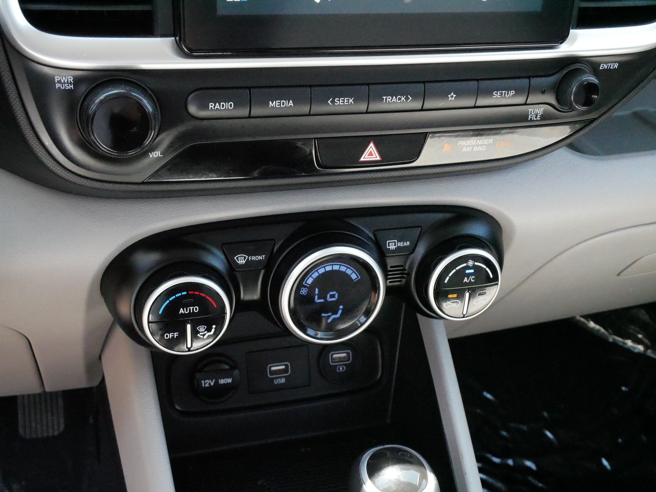 Used 2021 Hyundai Venue SEL FWD image 23