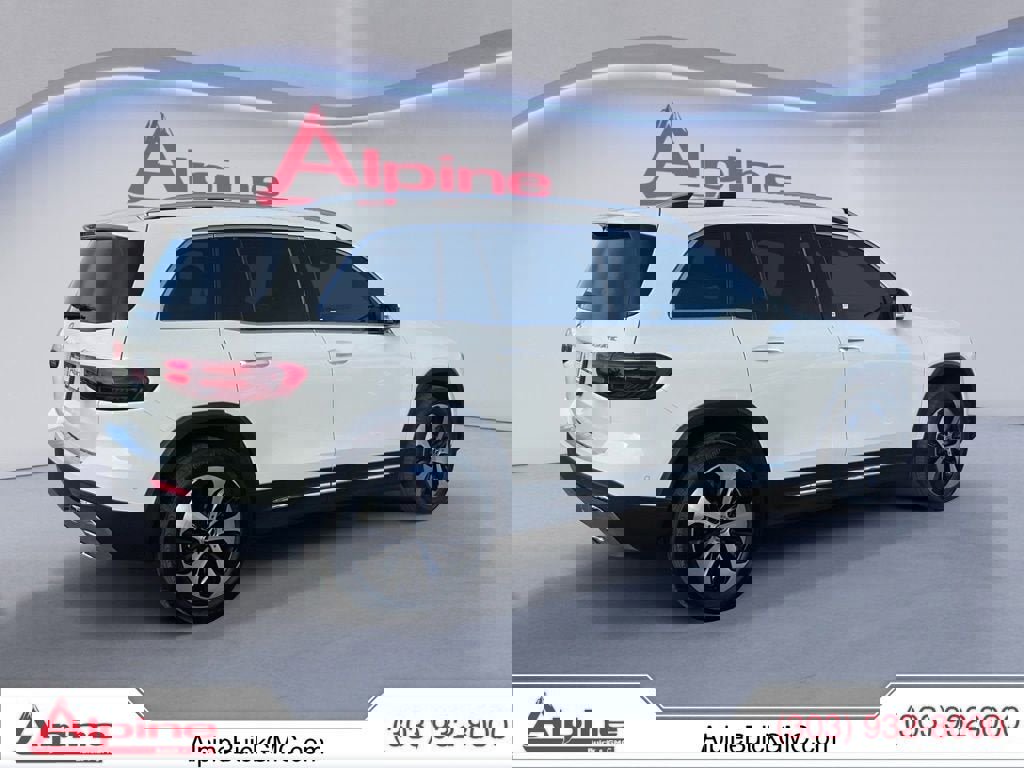 Used 2025 Mercedes-Benz GLB 250 4MATIC image 5