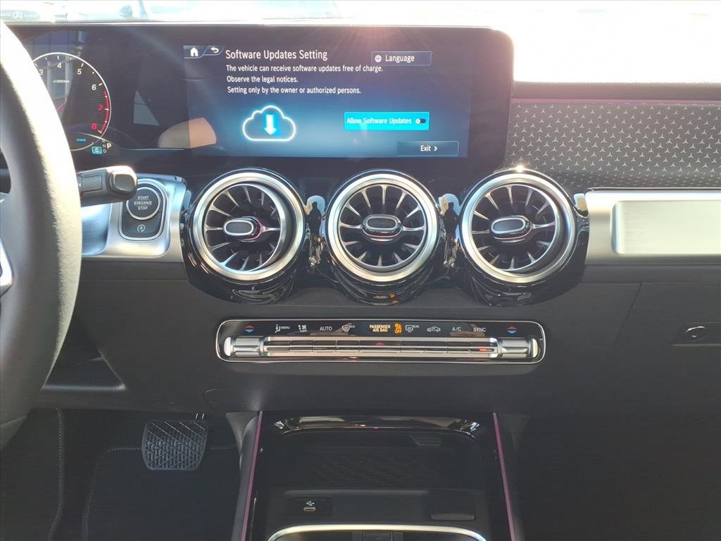 New 2025 Mercedes-Benz GLB 250 4MATIC image 22