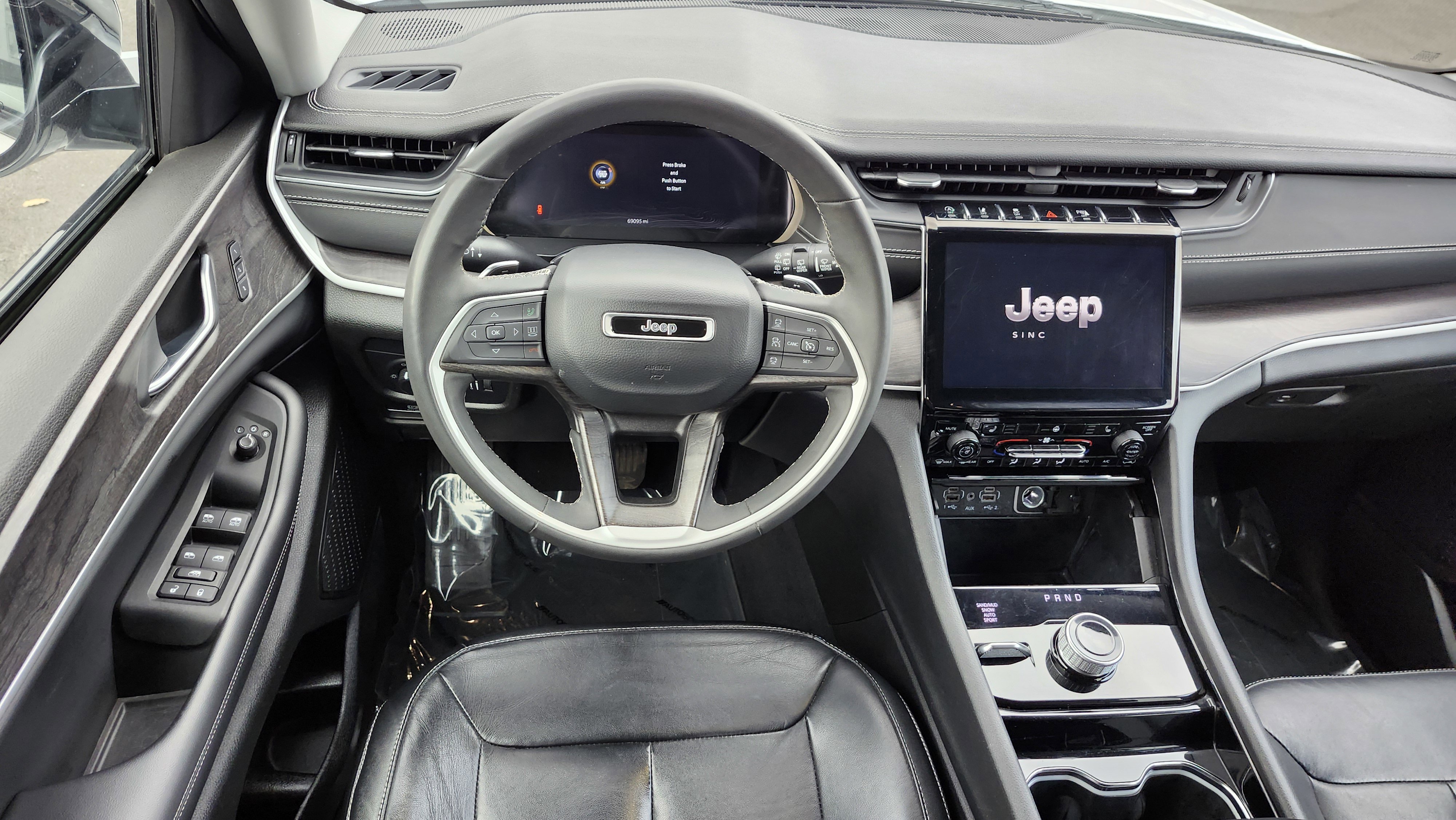 Used 2023 Jeep Grand Cherokee Limited image 29