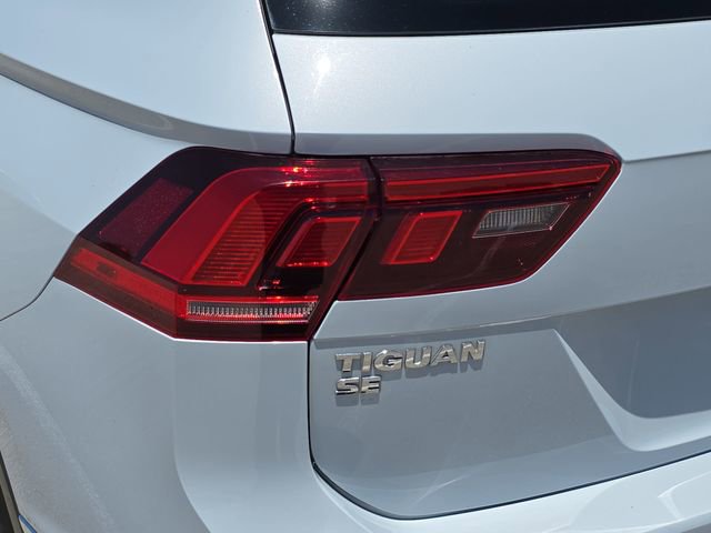 Used 2018 Volkswagen Tiguan SE AWD/4WD image 34