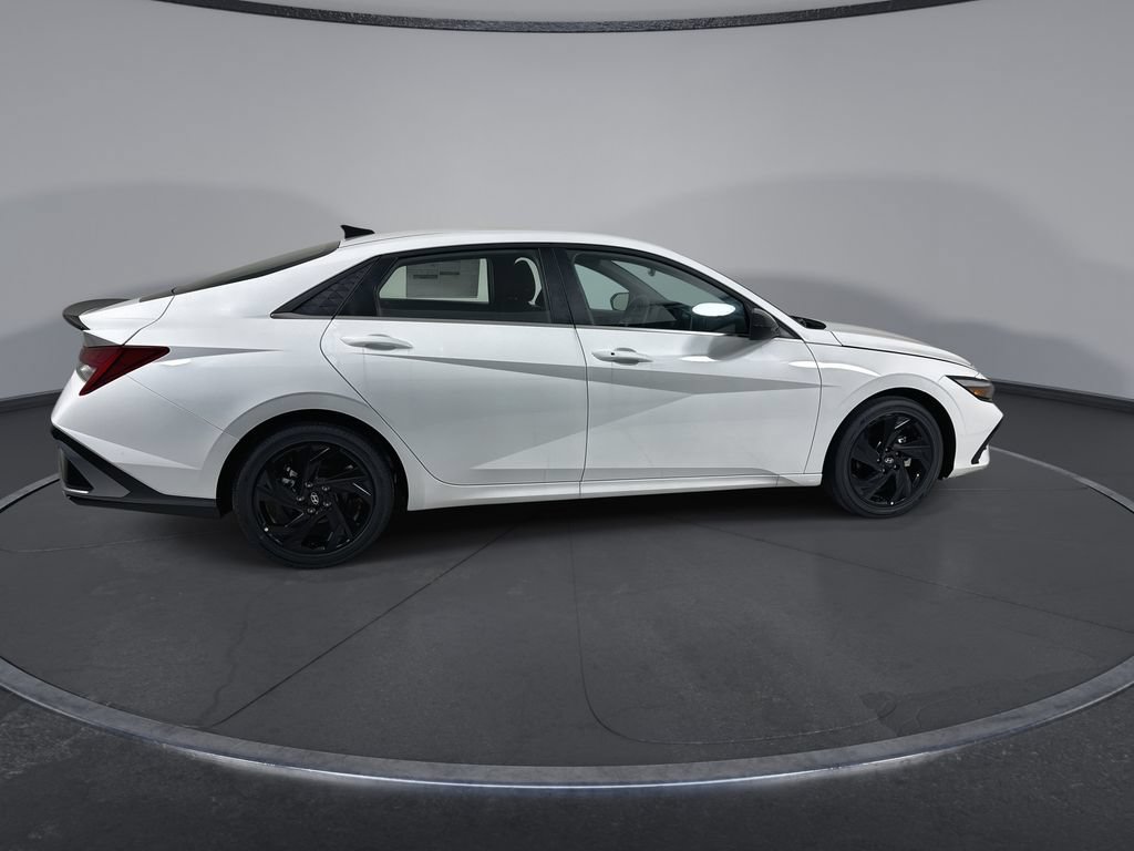New 2026 Hyundai Elantra SEL Sport Premium FWD image 9