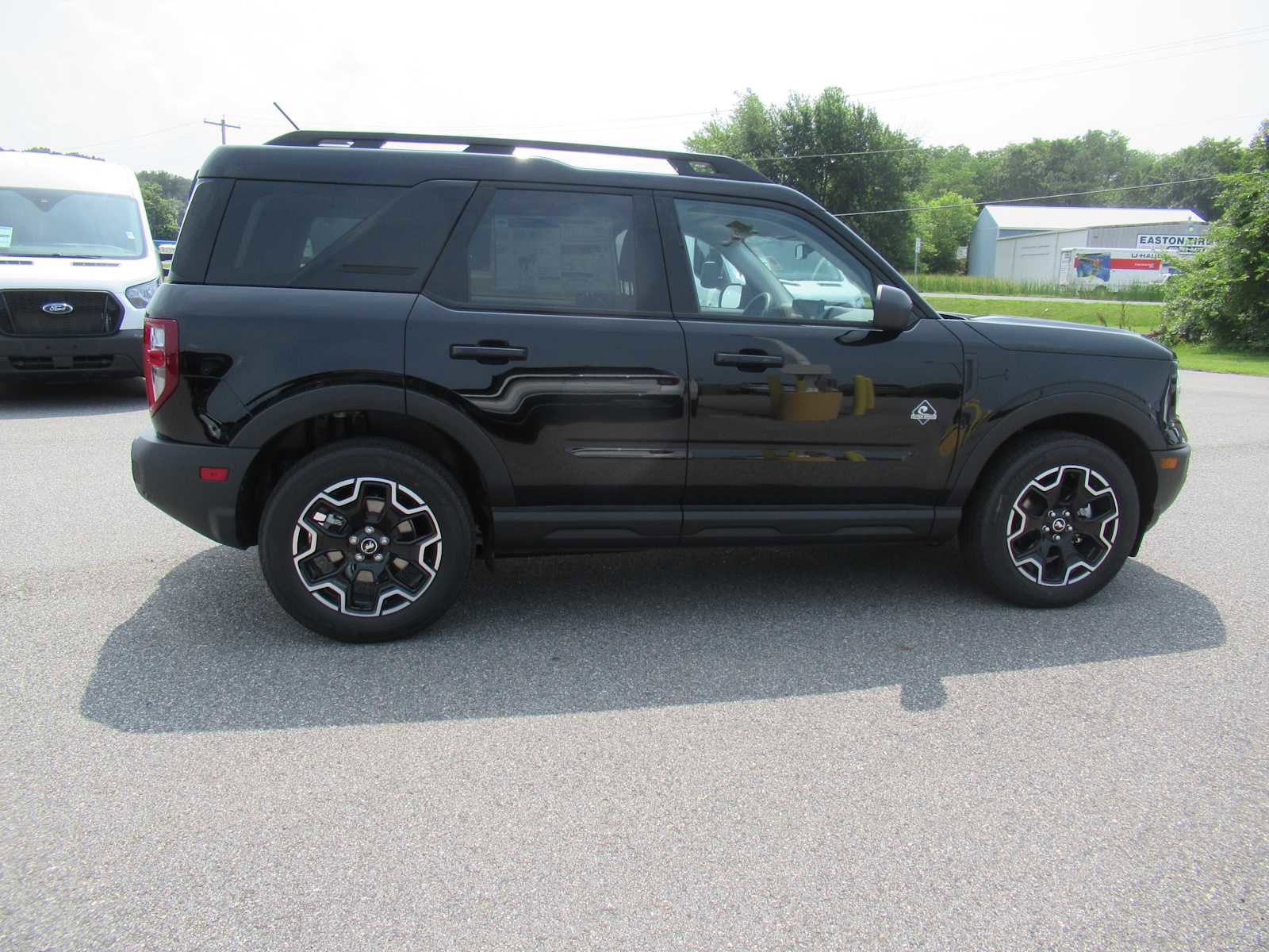 New 2025 Ford Bronco Sport Outer Banks image 4