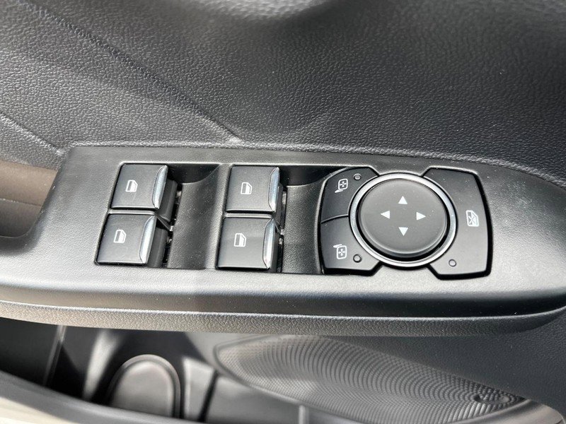 New 2025 Ford Escape SE image 9