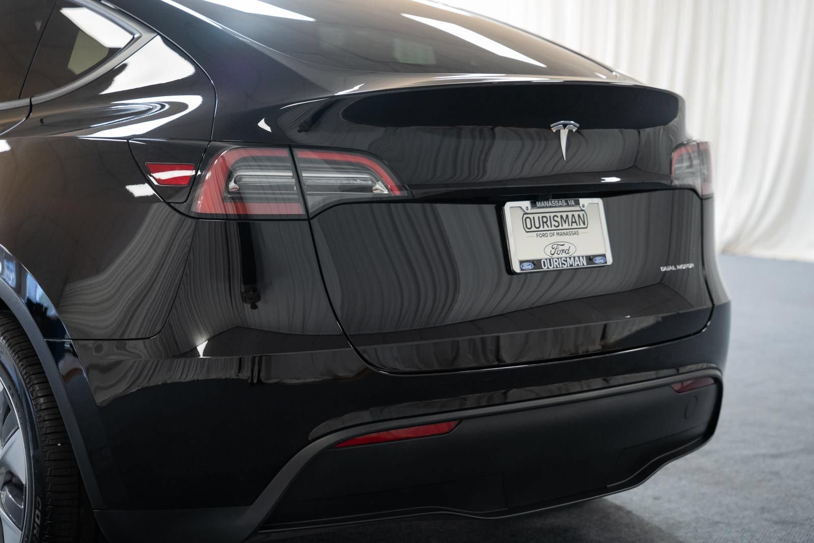 Used 2024 Tesla Model Y Long Range AWD/4WD image 5