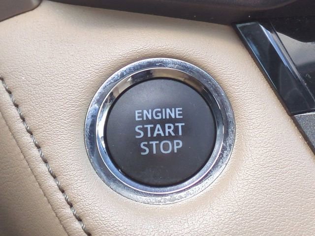 Used 2013 Toyota RAV4 Limited image 28