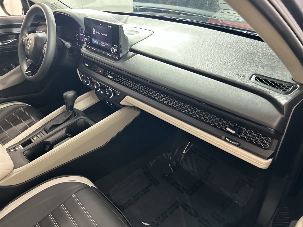 Used 2025 Honda Accord SE image 27