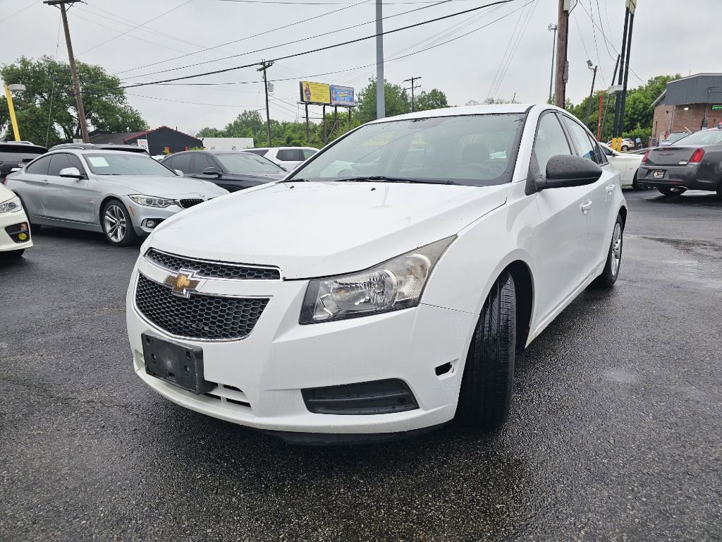 Used 2014 Chevrolet Cruze LS FWD image 5