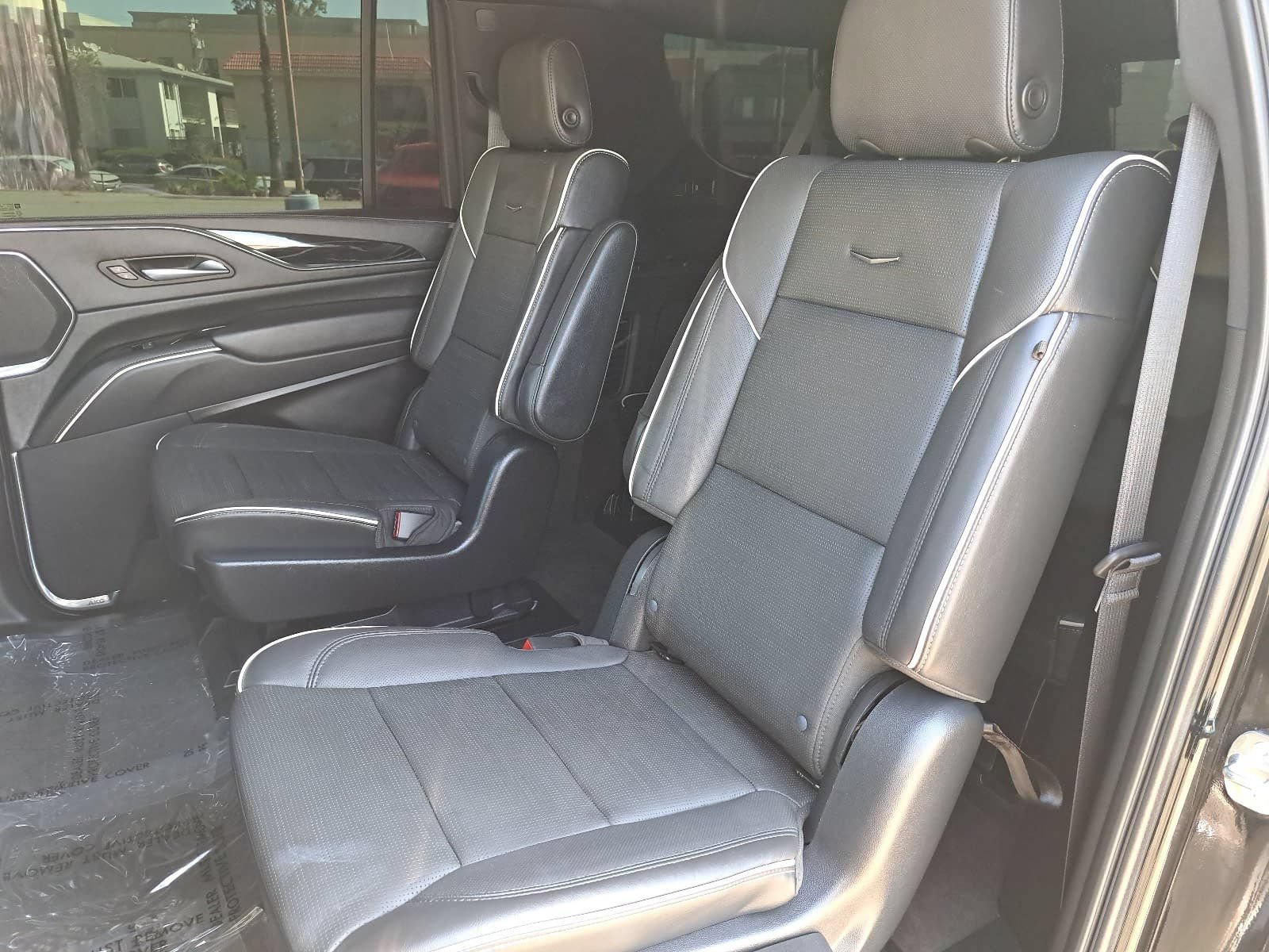 Used 2023 Cadillac Escalade ESV Sport AWD/4WD image 16