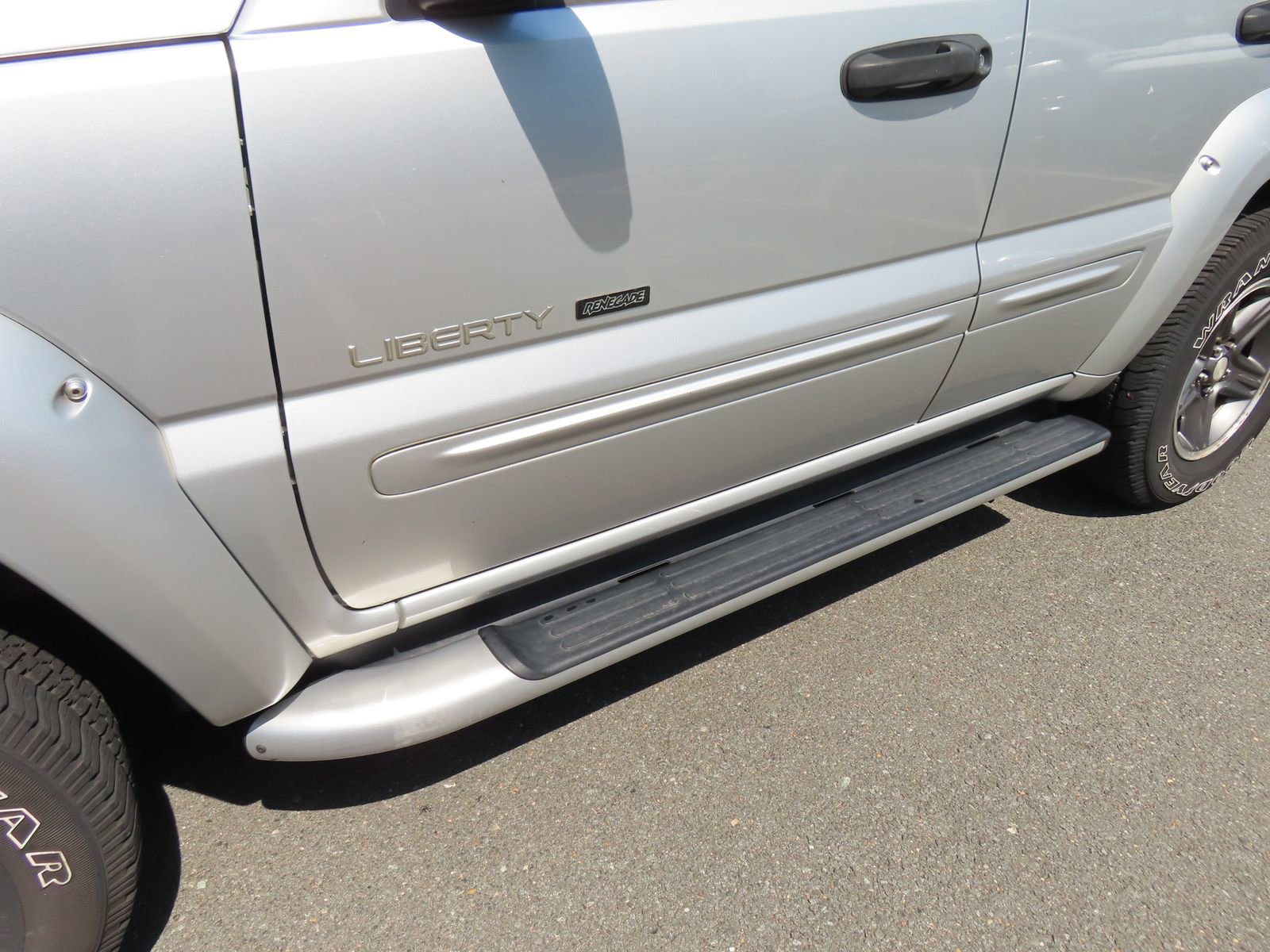 Used 2003 Jeep Liberty Renegade AWD/4WD image 13