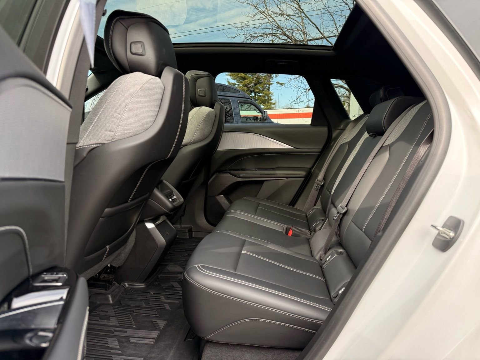 Used 2024 Cadillac Lyriq Tech image 40