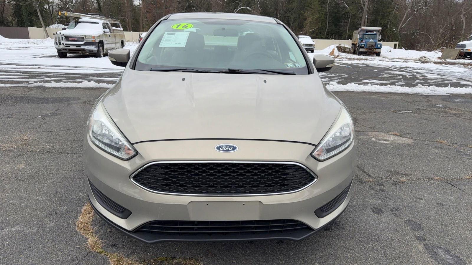 Used 2016 Ford Focus SE image 2