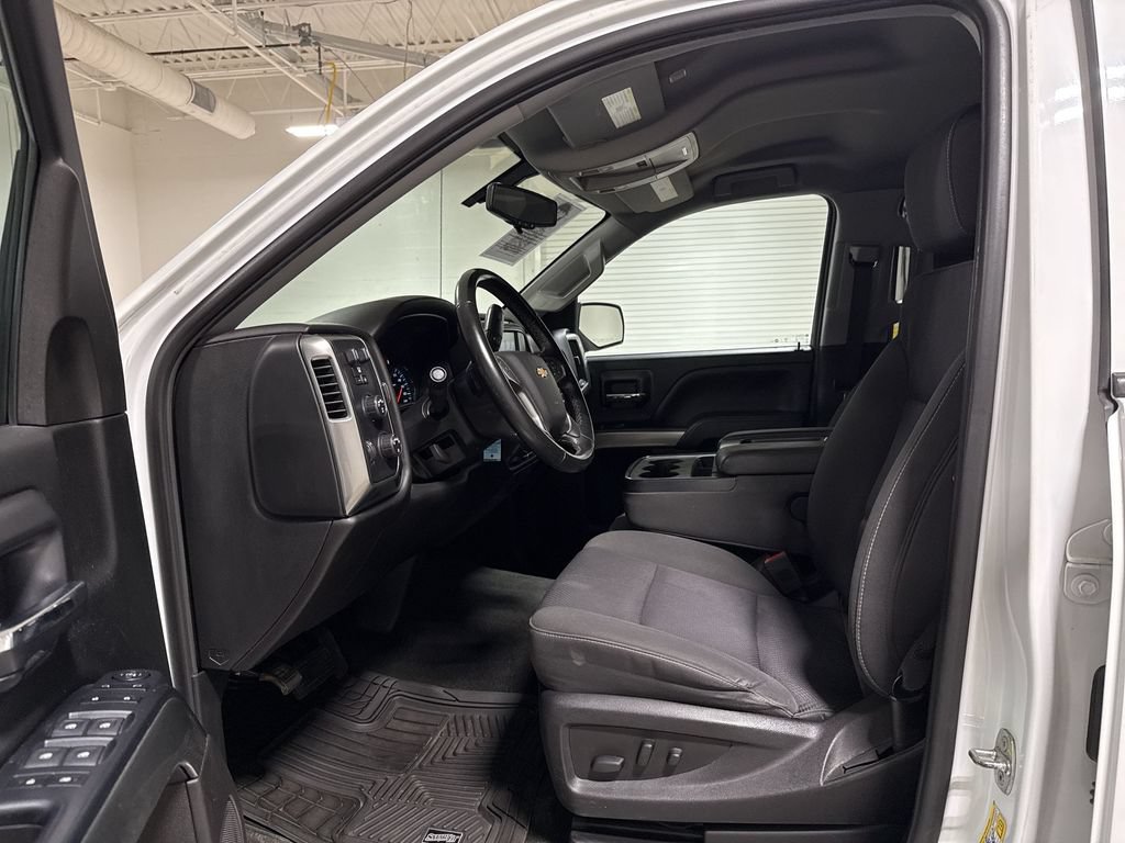 Used 2018 Chevrolet Silverado 1500 LT w/ Trailering Package AWD/4WD image 19
