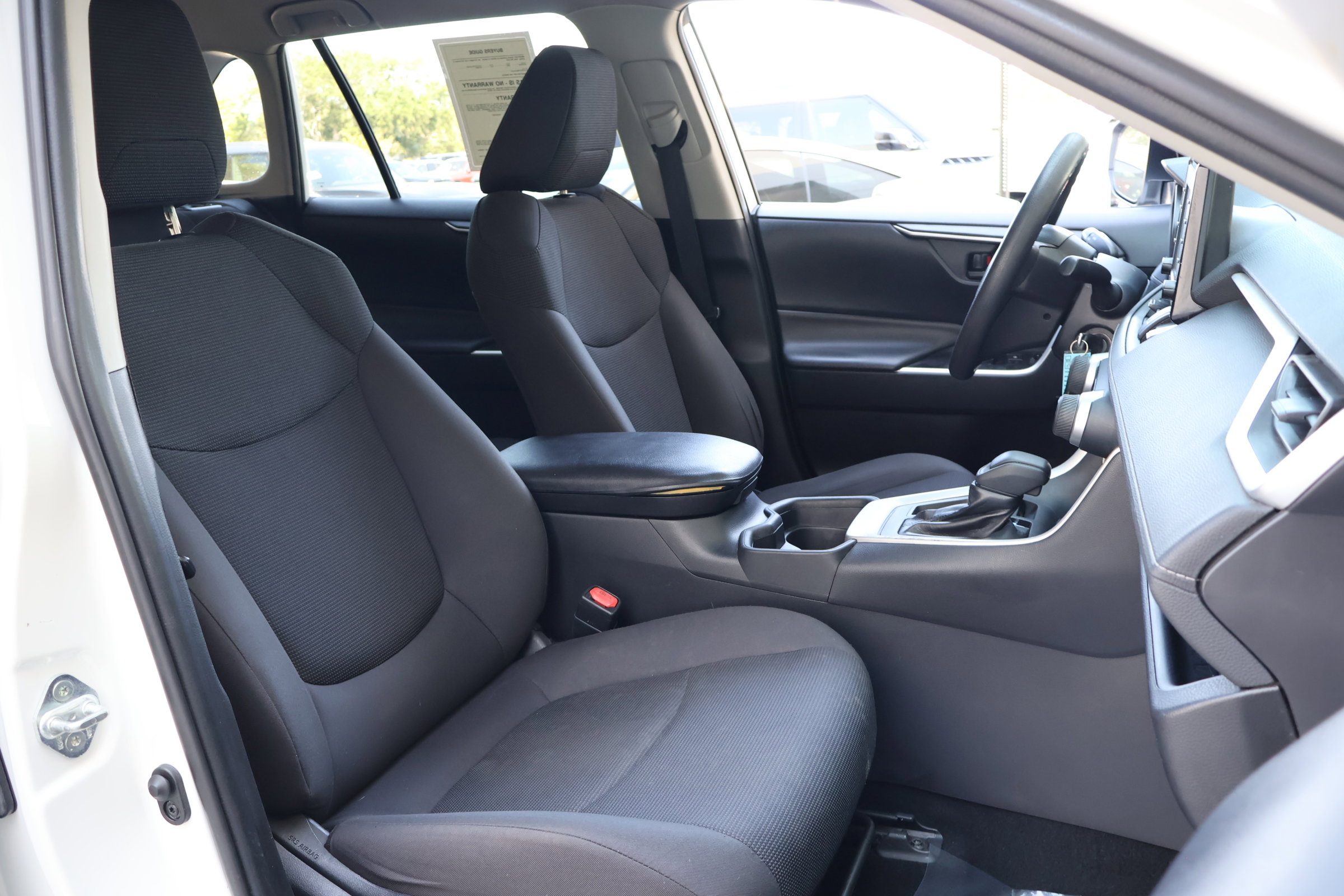 Used 2019 Toyota RAV4 LE FWD image 22