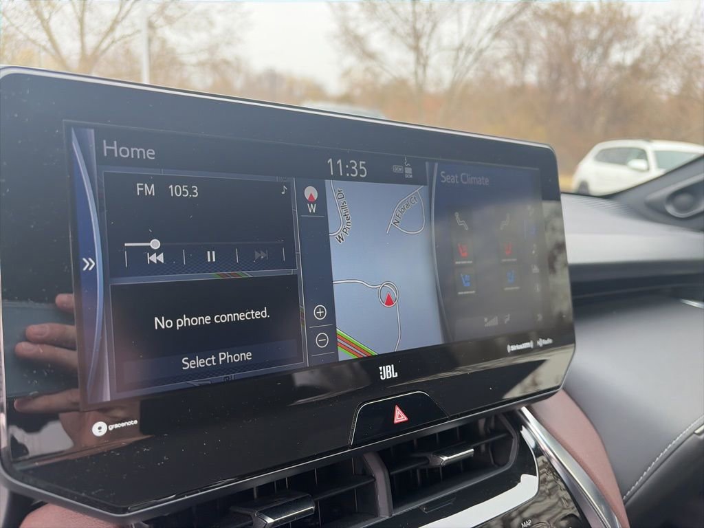 Used 2021 Toyota Venza Limited image 15