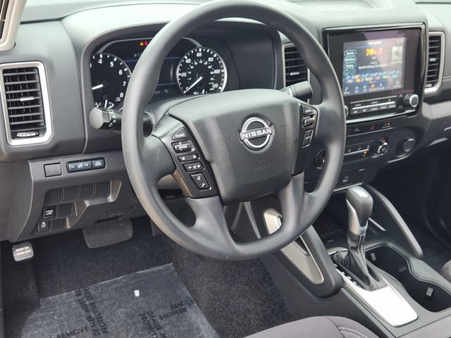 Used 2024 Nissan Frontier SV w/ Tow Package RWD image 27