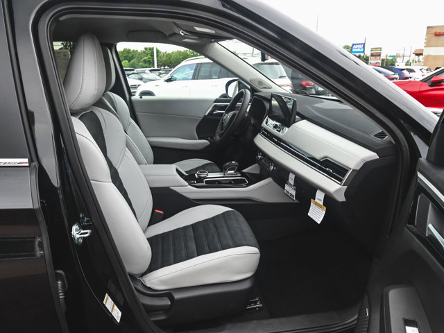 New 2025 Mitsubishi Outlander SE image 31