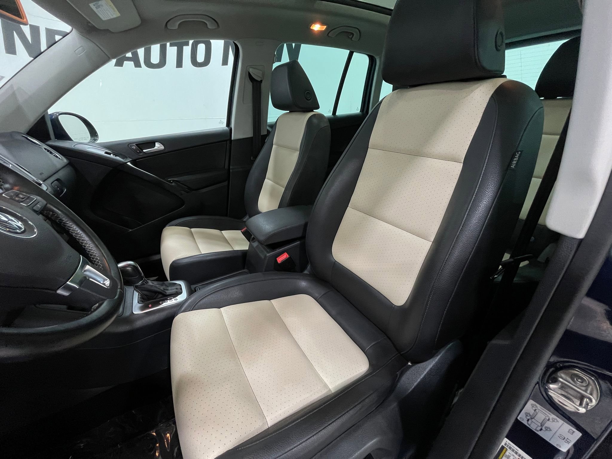 Used 2016 Volkswagen Tiguan SE image 14