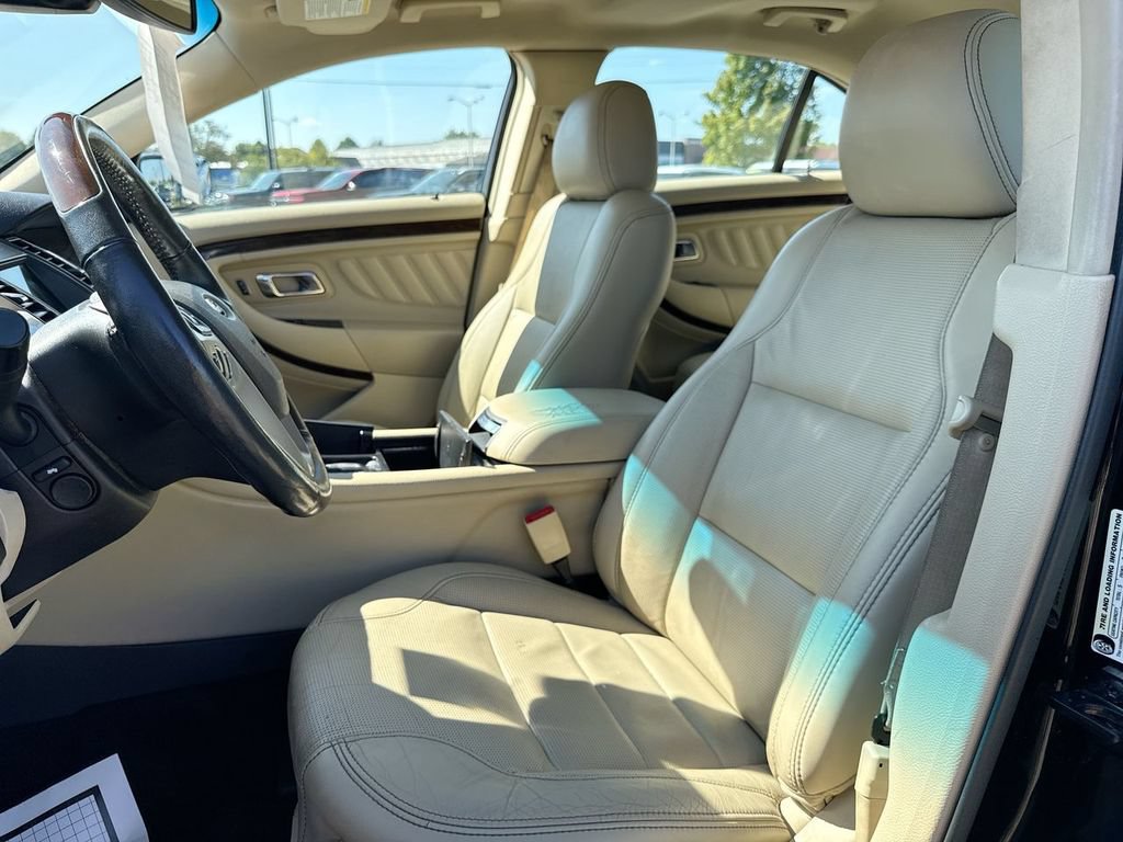 Used 2018 Ford Taurus Limited FWD image 13