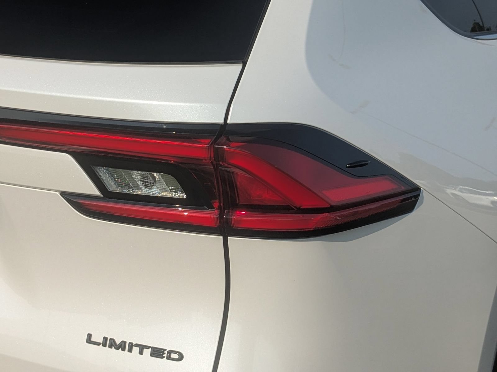 Used 2024 Toyota Grand Highlander AWD Hybrid image 34