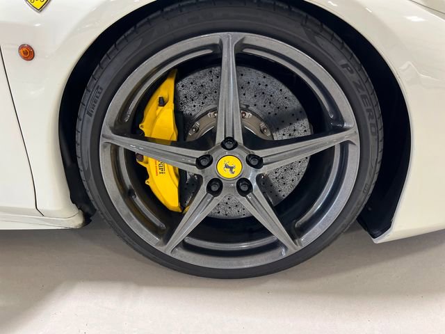 Used 2013 Ferrari 458 Spider image 29