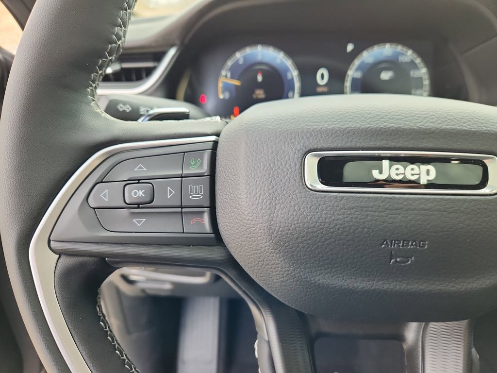 New 2025 Jeep Grand Cherokee L Altitude image 12