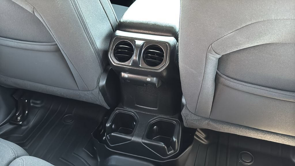 Used 2020 Jeep Wrangler Unlimited Sport S AWD/4WD image 19