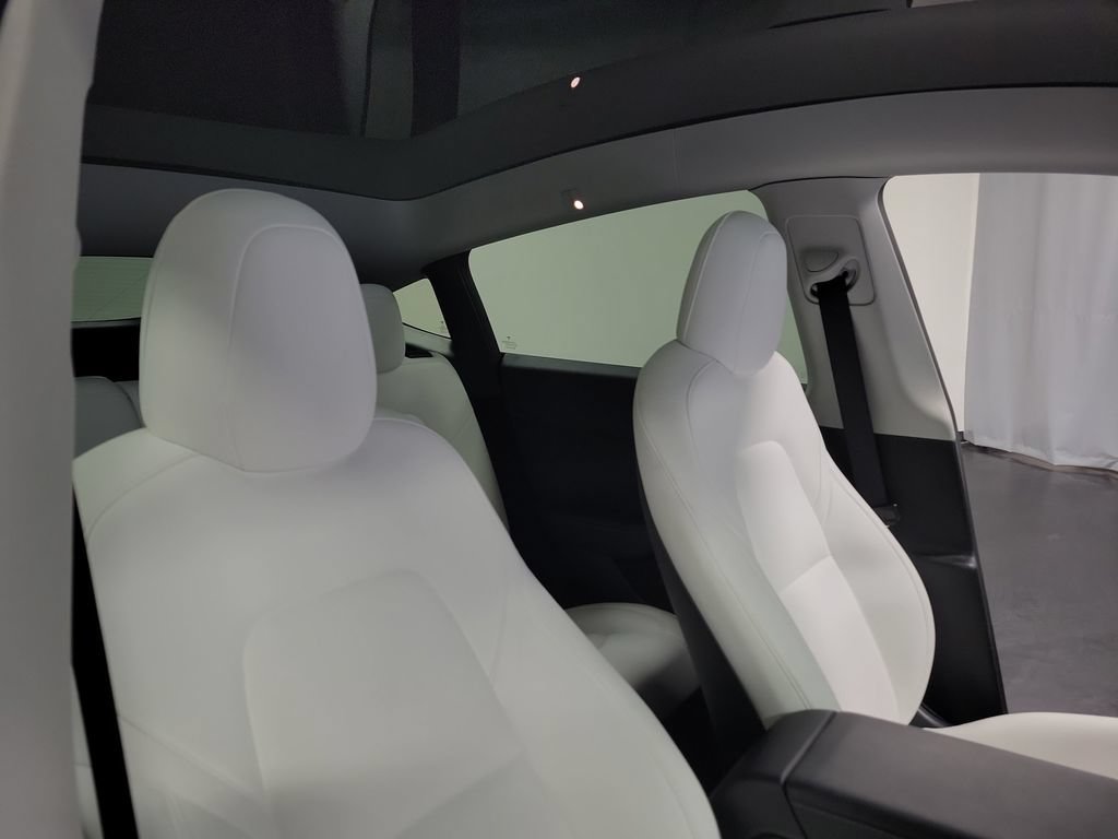 Used 2023 Tesla Model Y Long Range AWD/4WD image 33