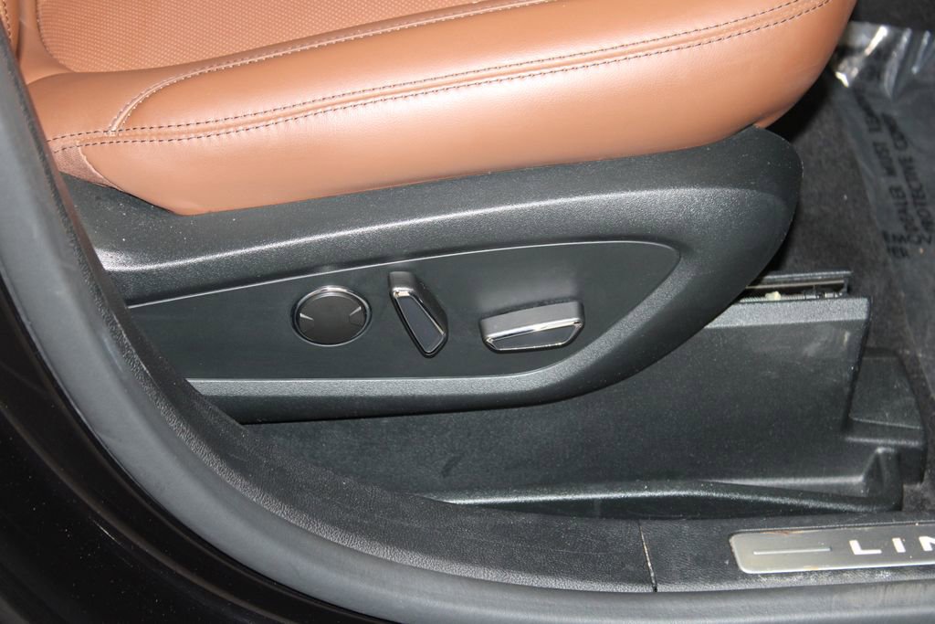 Used 2022 Lincoln Nautilus Reserve w/ Monochromatic Package image 28