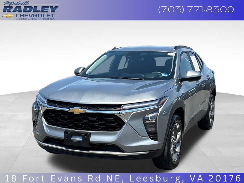Used 2026 Chevrolet Trax LT FWD image 1