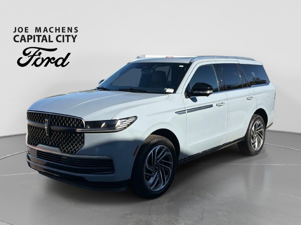 Used 2025 Lincoln Navigator Reserve AWD/4WD image 10