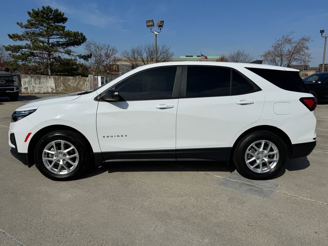 Used 2022 Chevrolet Equinox LS w/ LS Convenience Package image 11