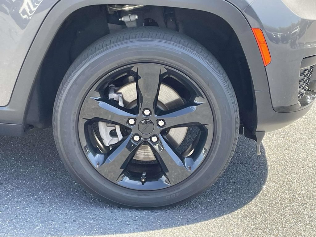 Certified 2023 Jeep Grand Cherokee L Laredo AWD/4WD image 9