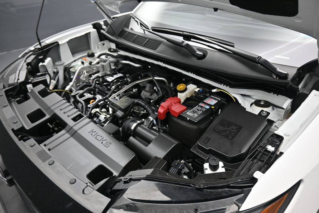 Used 2025 Nissan Kicks SR FWD image 45